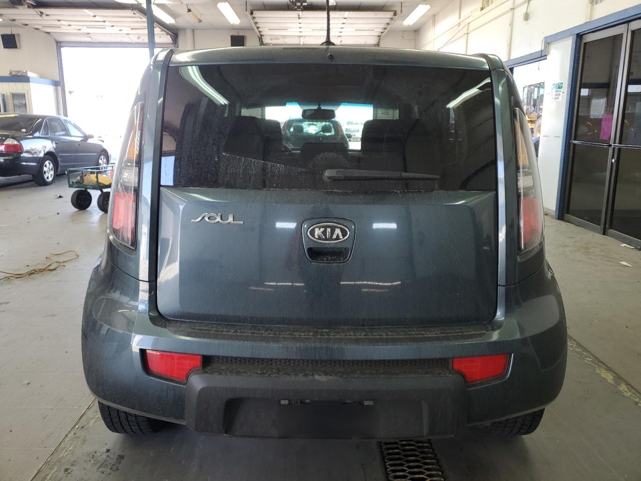 KNDJT2A29B7226216 2011 Kia Soul +