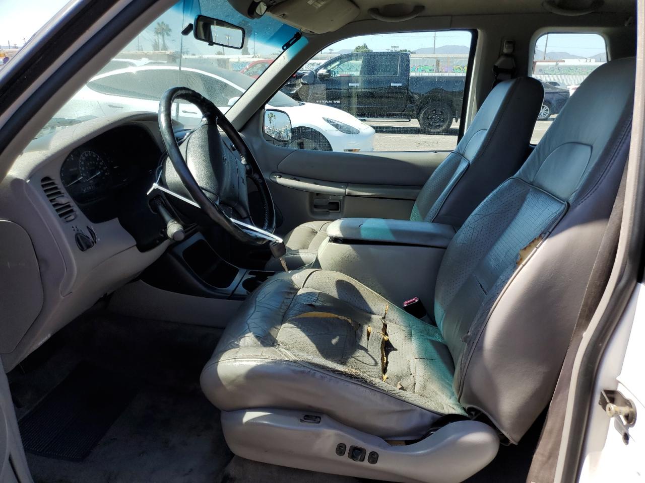 1998 Ford Explorer VIN: 1FMYU22E5WUB20515 Lot: 60518994