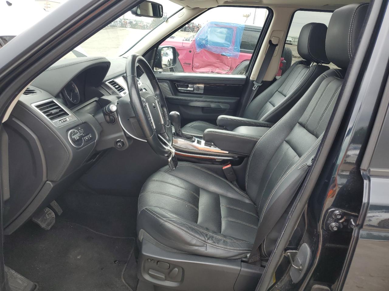 2012 Land Rover Range Rover - Image 7