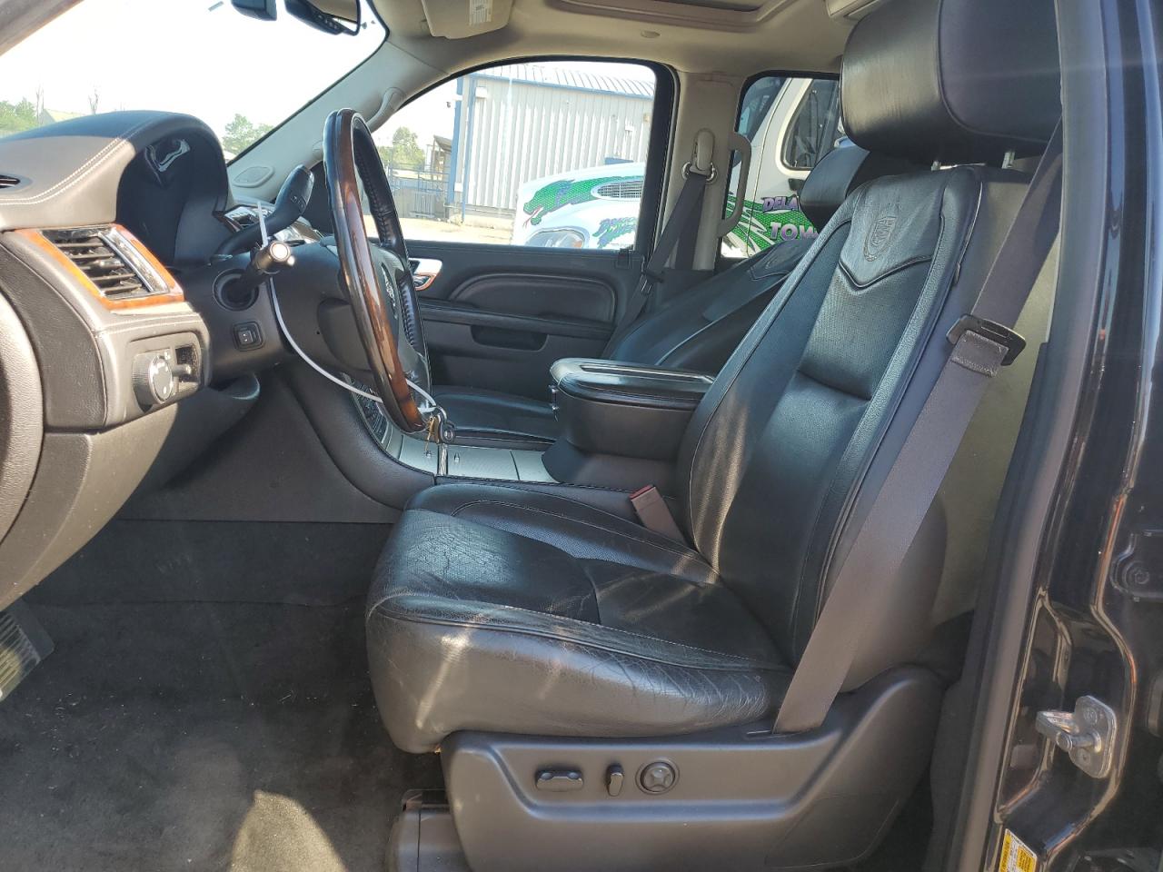 2013 Cadillac Escalade - Image 7