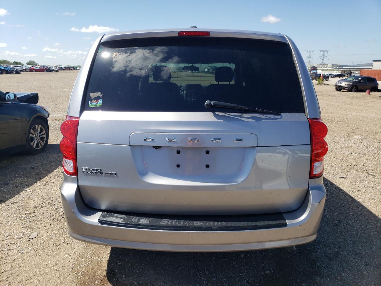 2017 Dodge Caravan - Image 6