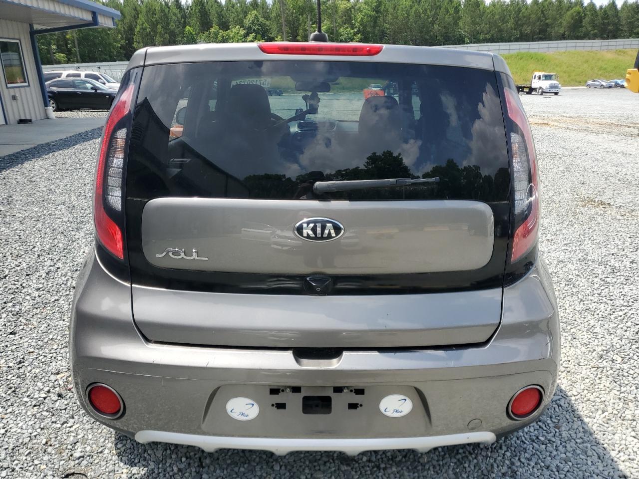 2018 Kia Soul + VIN: KNDJP3A54J7541153 Lot: 57129734