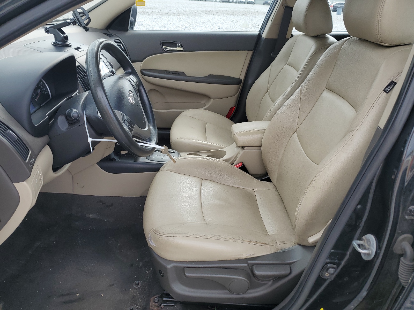 KMHDC8AE9AU062973 2010 Hyundai Elantra Touring Gls