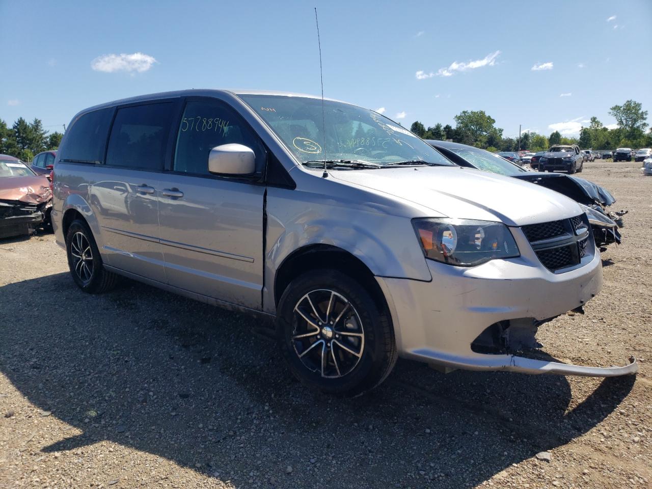 2017 Dodge Caravan - Image 4
