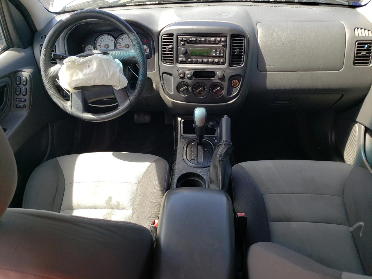 2005 Ford Escape Xls VIN: 1FMYU02Z55KD87686 Lot: 59494694