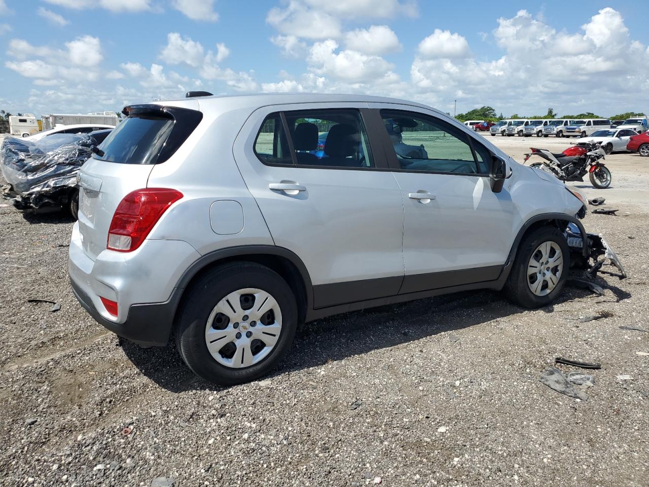 2017 Chevrolet Trax - Image 3