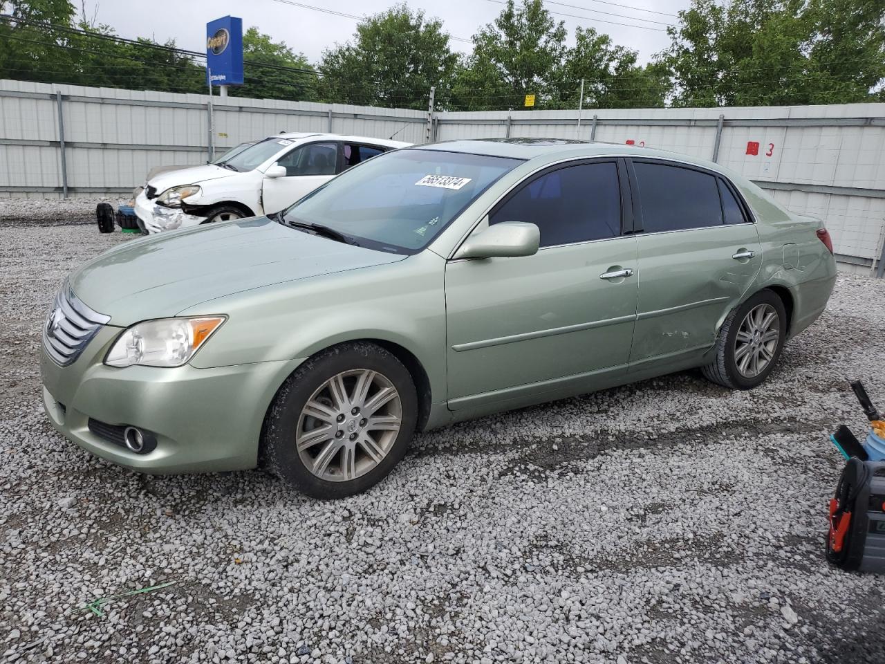 2009 Toyota Avalon - Image 1