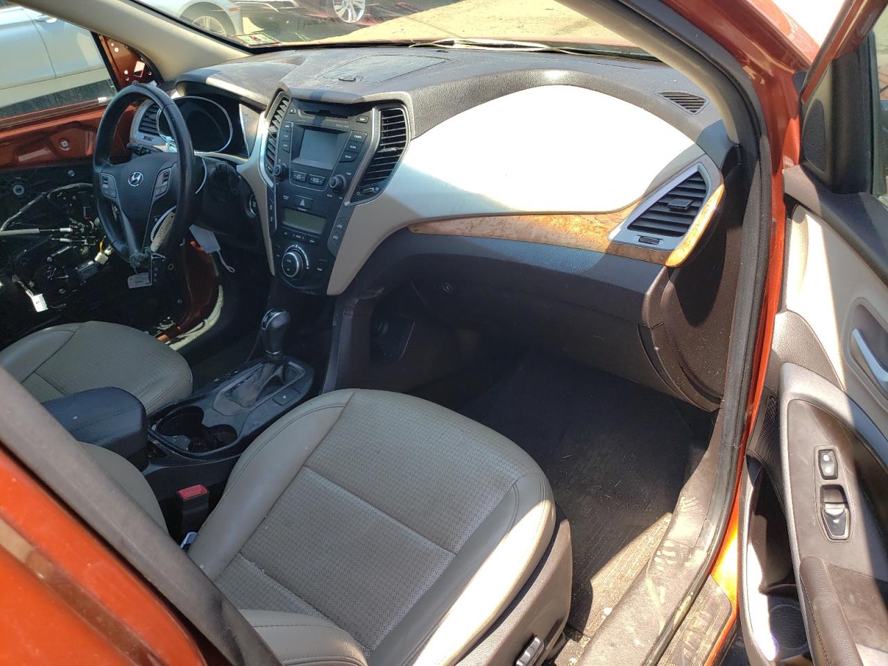 2014 Hyundai Santa Fe - Image 8