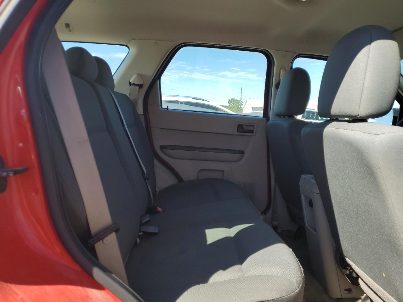 2009 Ford Escape Xls VIN: 1FMCU02739KA58645 Lot: 60889294