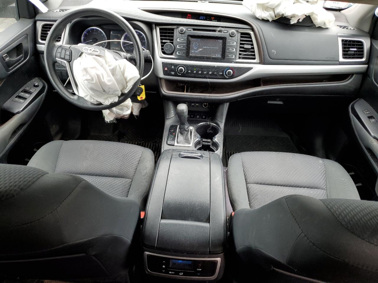 2019 Toyota Highlander Le VIN: 5TDBZRFH0KS965649 Lot: 56597164