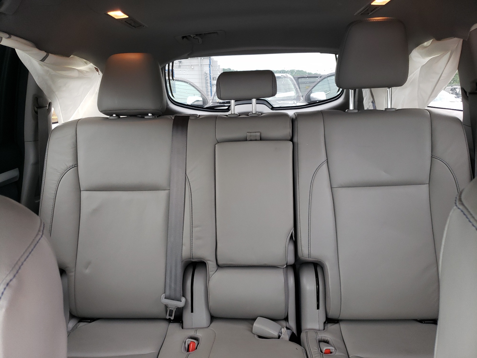 5TDKZRFH8HS520228 2017 Toyota Highlander Se