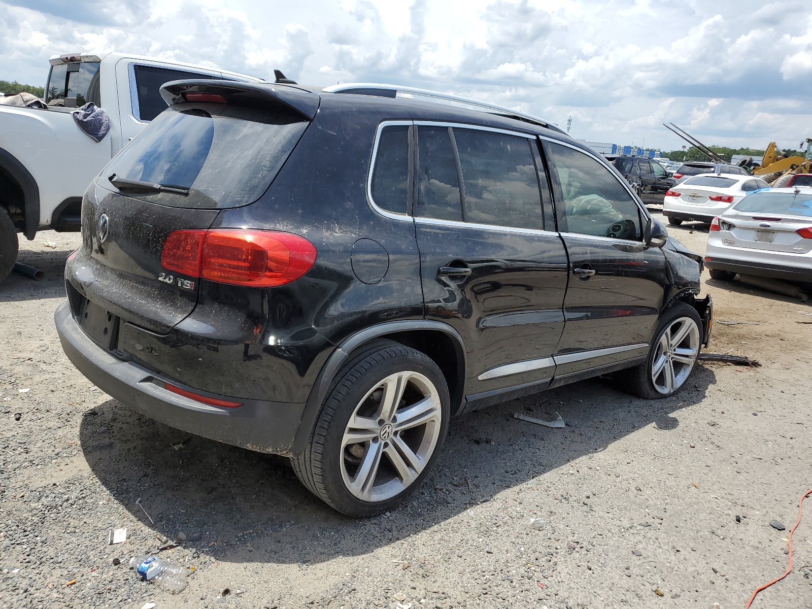 2014 Volkswagen Tiguan S vin: WVGAV3AX7EW538309