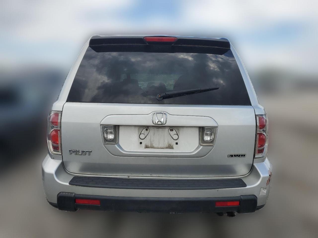 2006 Honda Pilot Lx VIN: 5FNYF18116B005724 Lot: 55698624