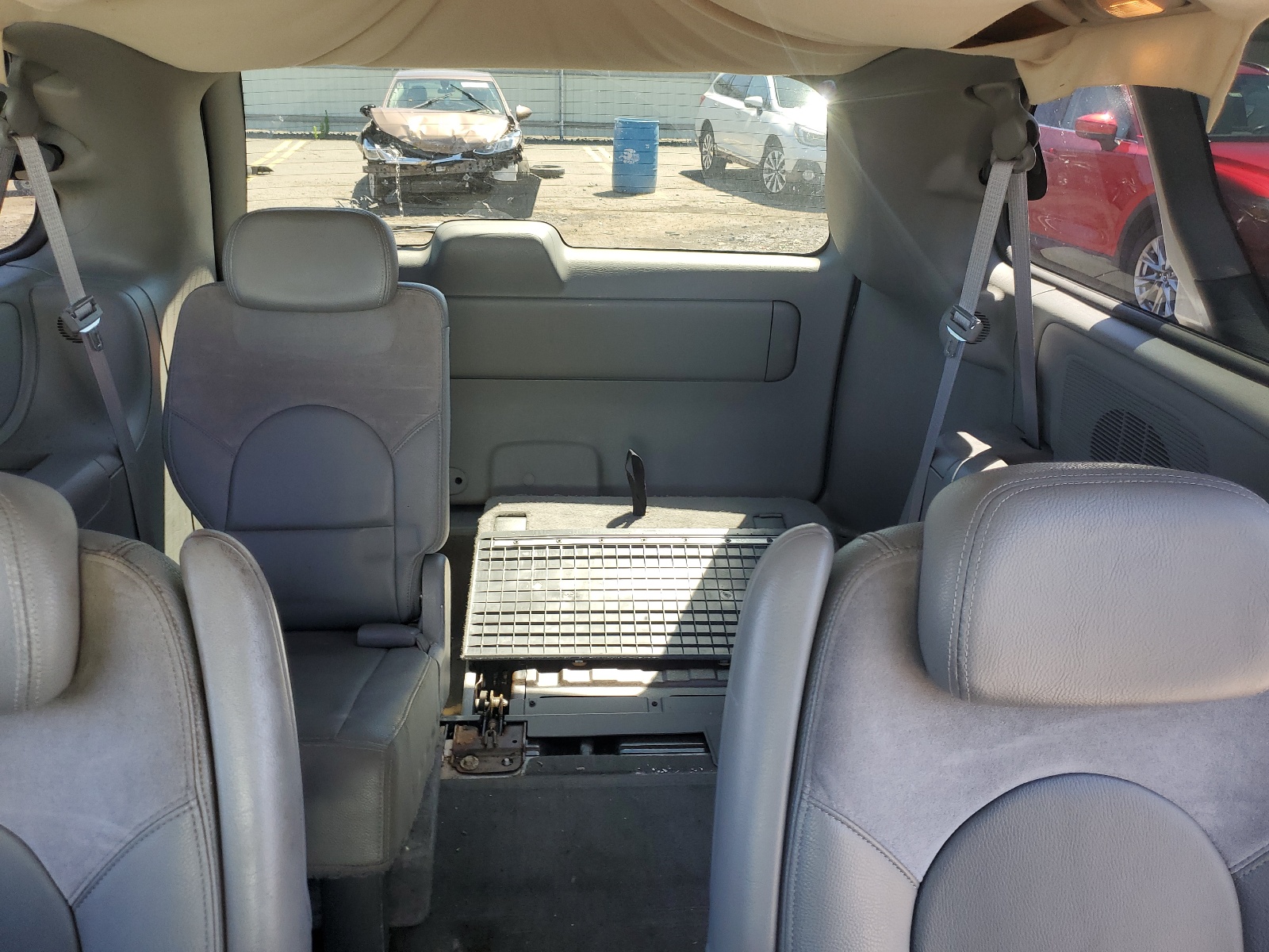 2A4GP64L76R740025 2006 Chrysler Town & Country Limited