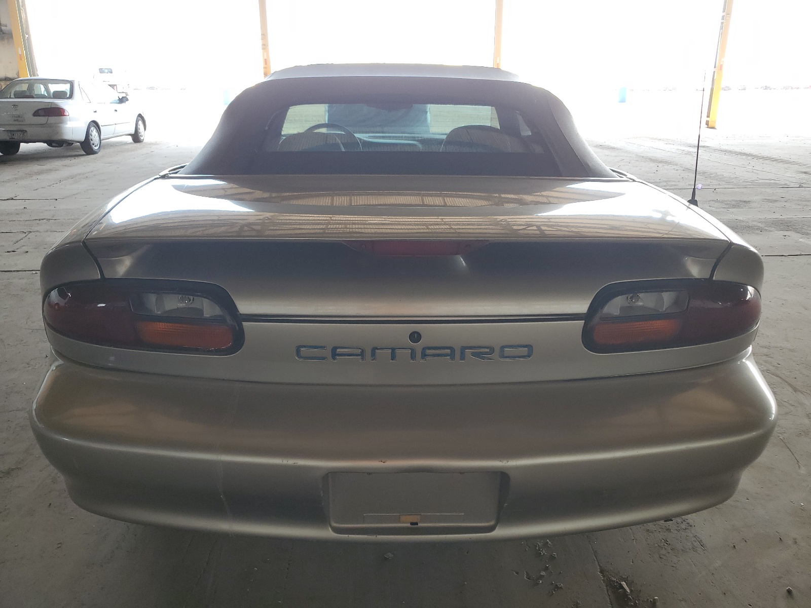 2G1FP32K2Y2122318 2000 Chevrolet Camaro