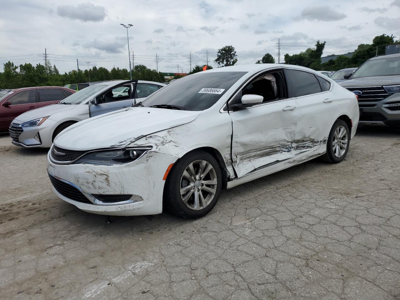 2016 Chrysler 200 Limited продається в Bridgeton, MO - Side