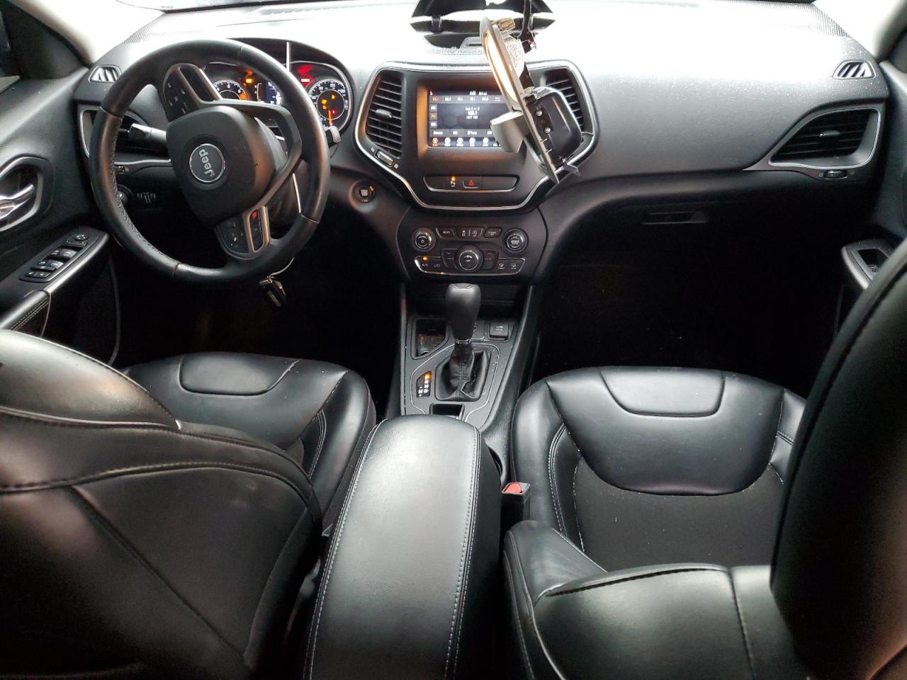 2019 Jeep Cherokee Latitude Plus VIN: 1C4PJLLB0KD301292 Lot: 57901704