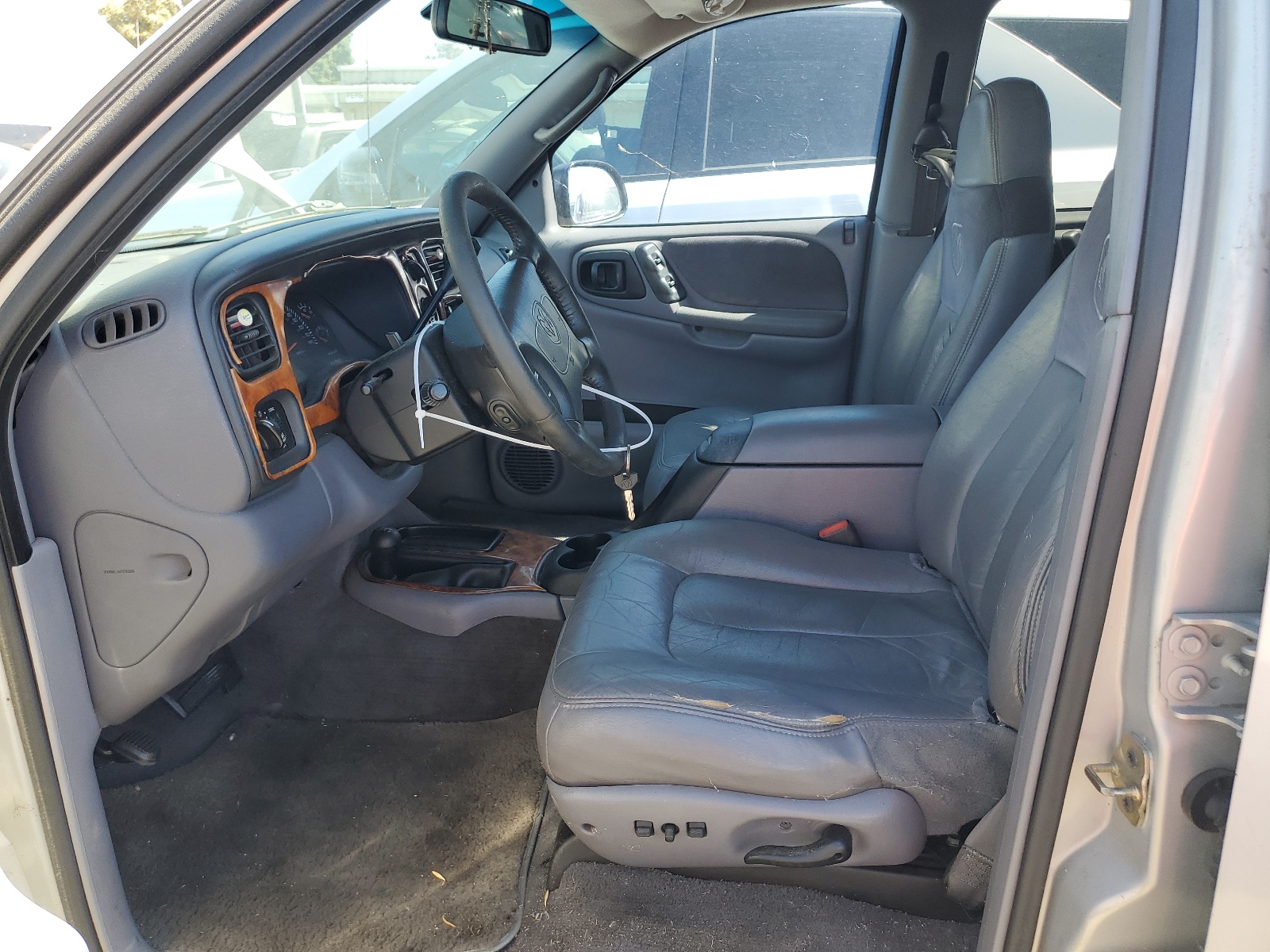 1B4HS28Z8XF535481 1999 Dodge Durango