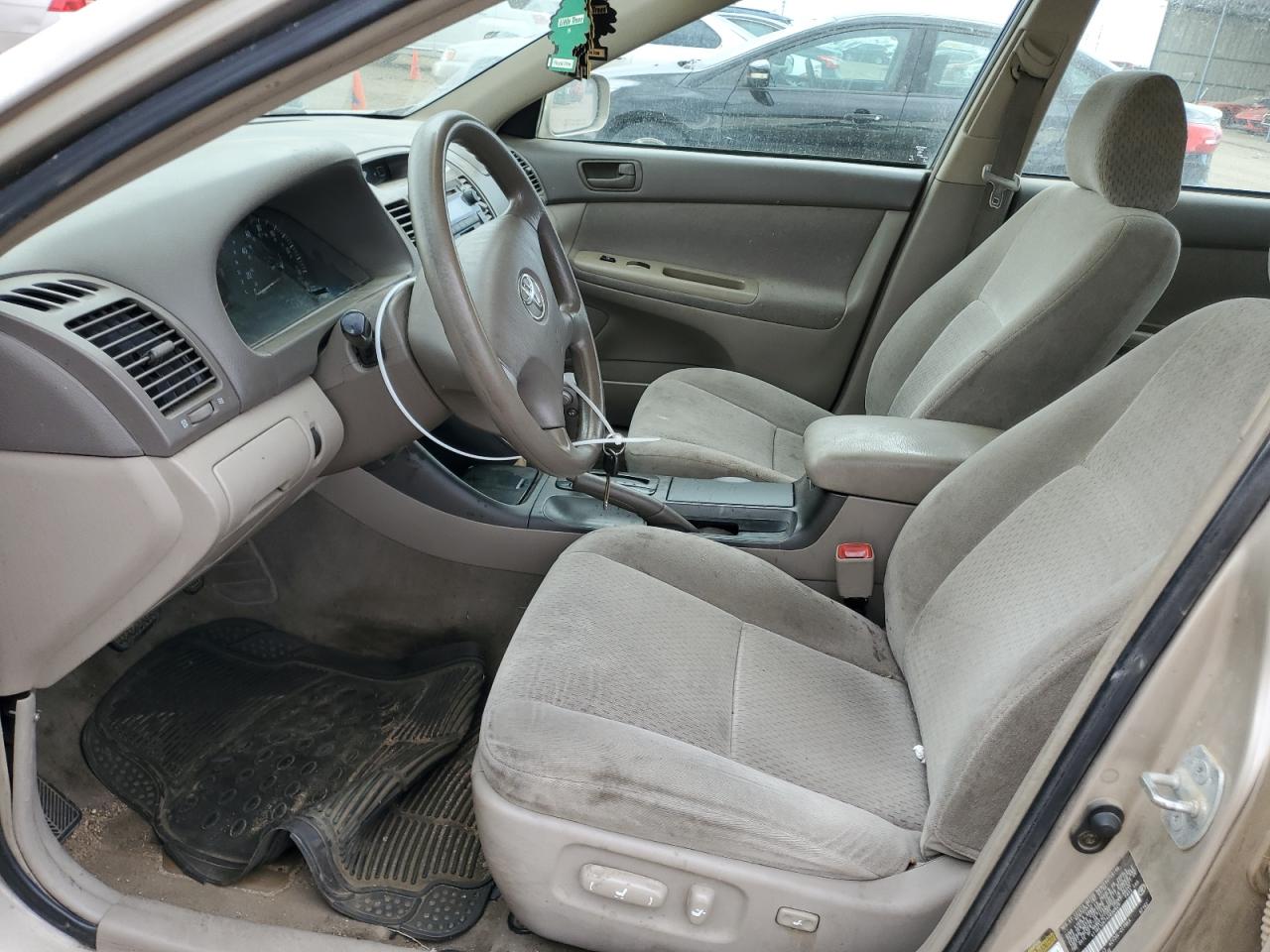 2004 Toyota Camry Le VIN: 4T1BE32K74U890629 Lot: 60053484