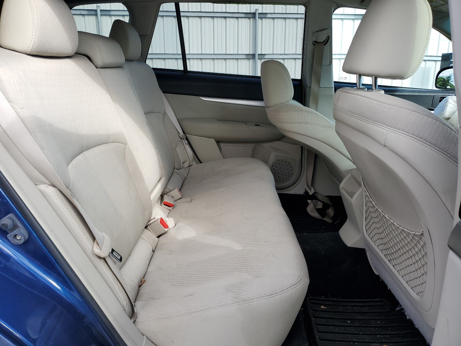 4S4BRCCC9B3320842 2011 Subaru Outback 2.5I Premium