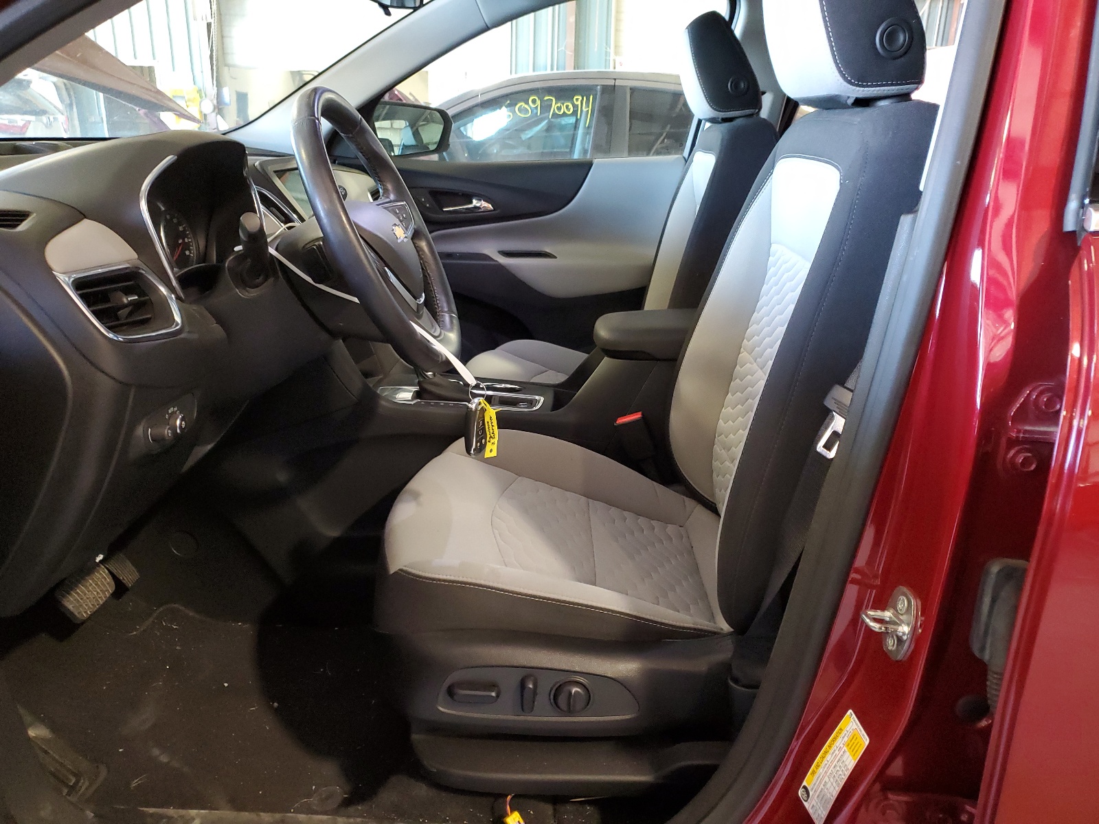 3GNAXKEV8KL185279 2019 Chevrolet Equinox Lt