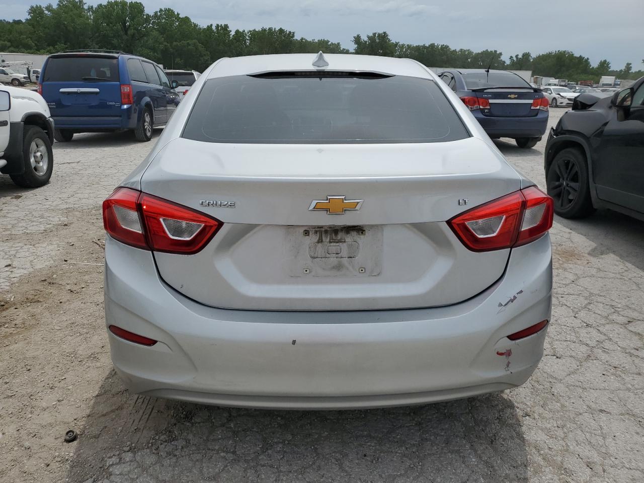 2019 Chevrolet Cruze Lt VIN: 1G1BE5SM7K7124678 Lot: 57174214