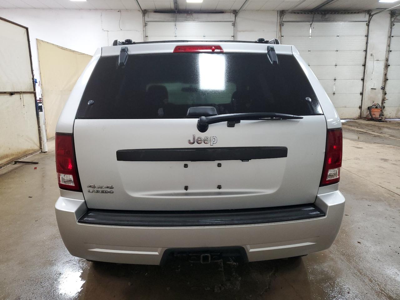 2009 Jeep Grand Cherokee - Image 6