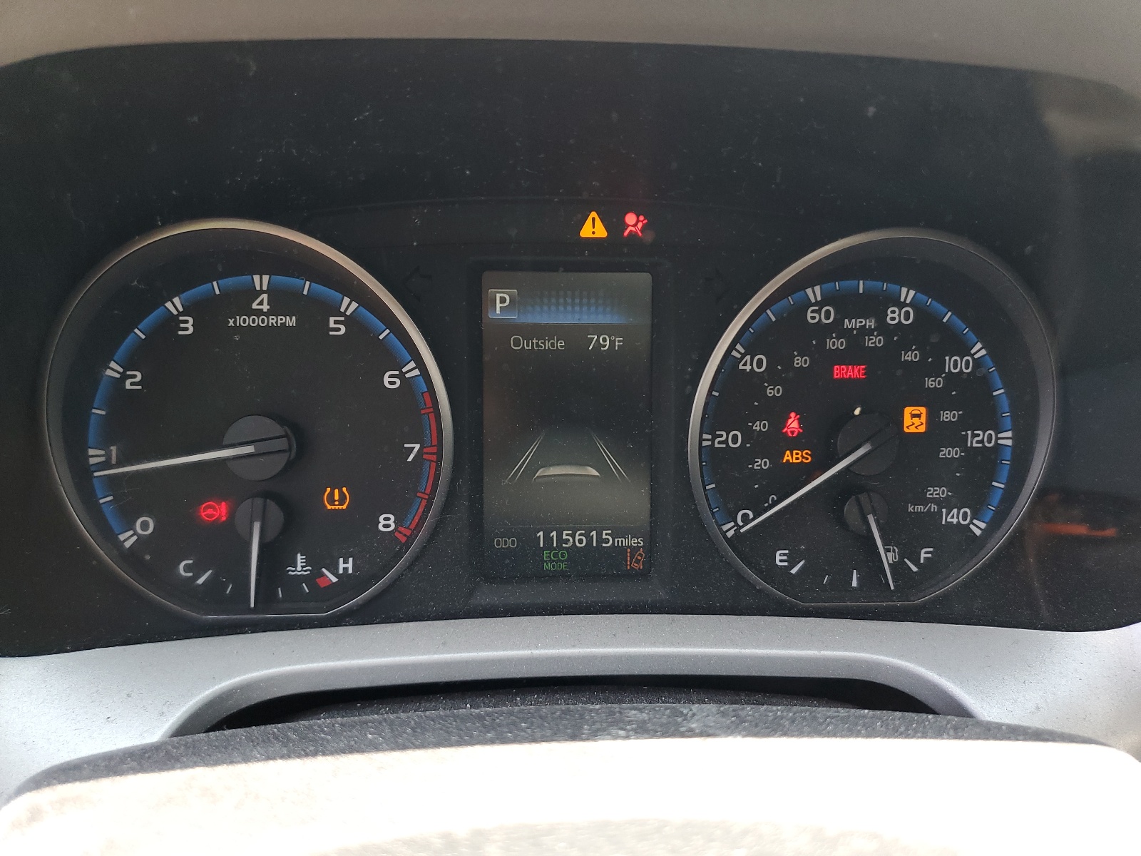 2T3RFREV5HW640887 2017 Toyota Rav4 Xle