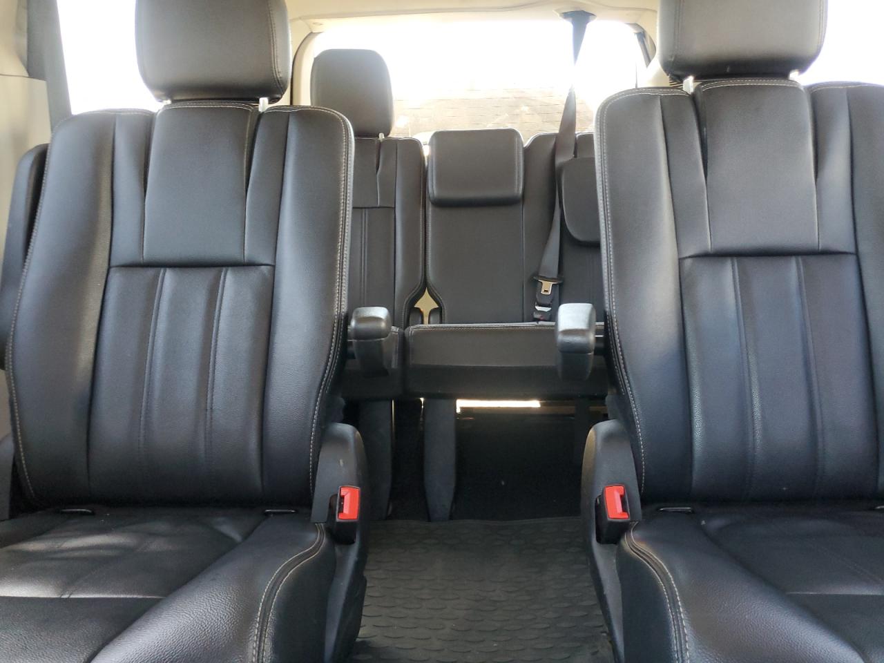 2016 Chrysler Town & Country Lx VIN: 2C4RC1AG0GR111826 Lot: 58309014