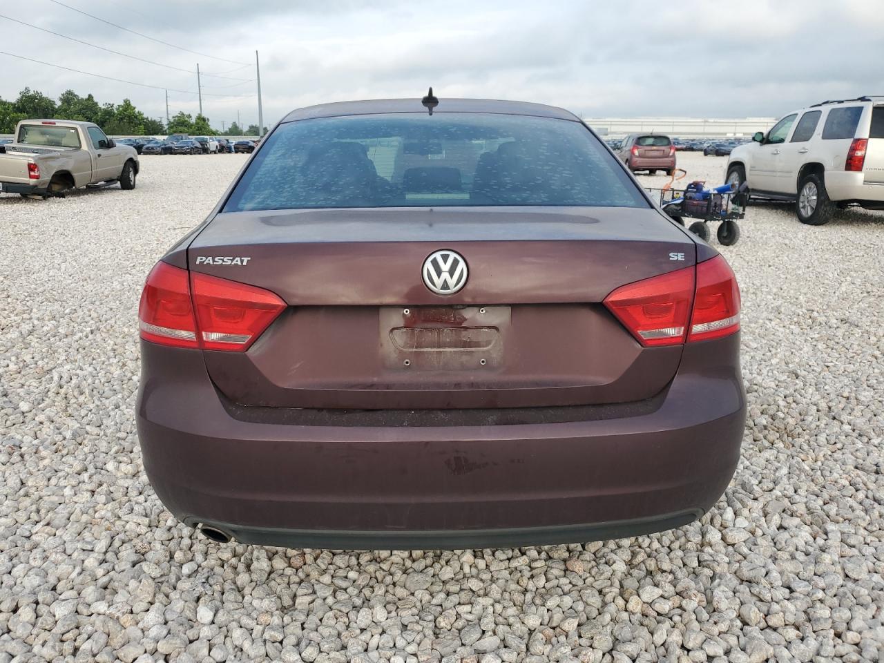 1VWBP7A32EC006875 2014 Volkswagen Passat Se