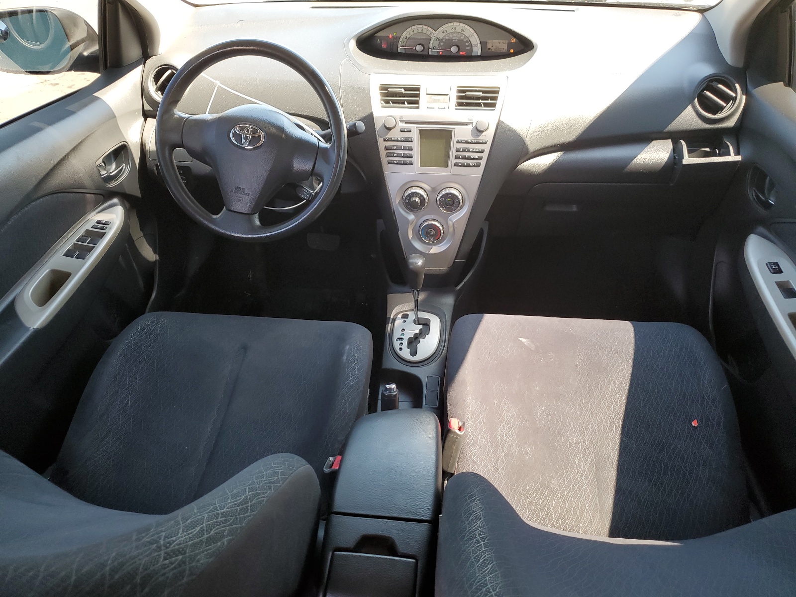 JTDBT903371142068 2007 Toyota Yaris