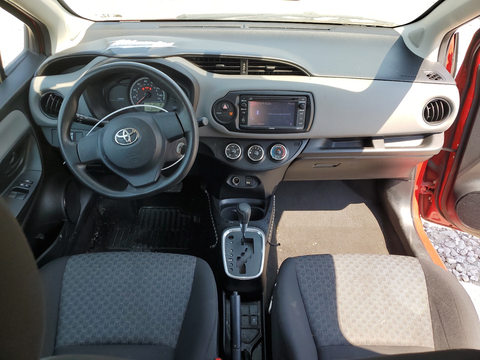 VNKJTUD35FA050684 2015 Toyota Yaris