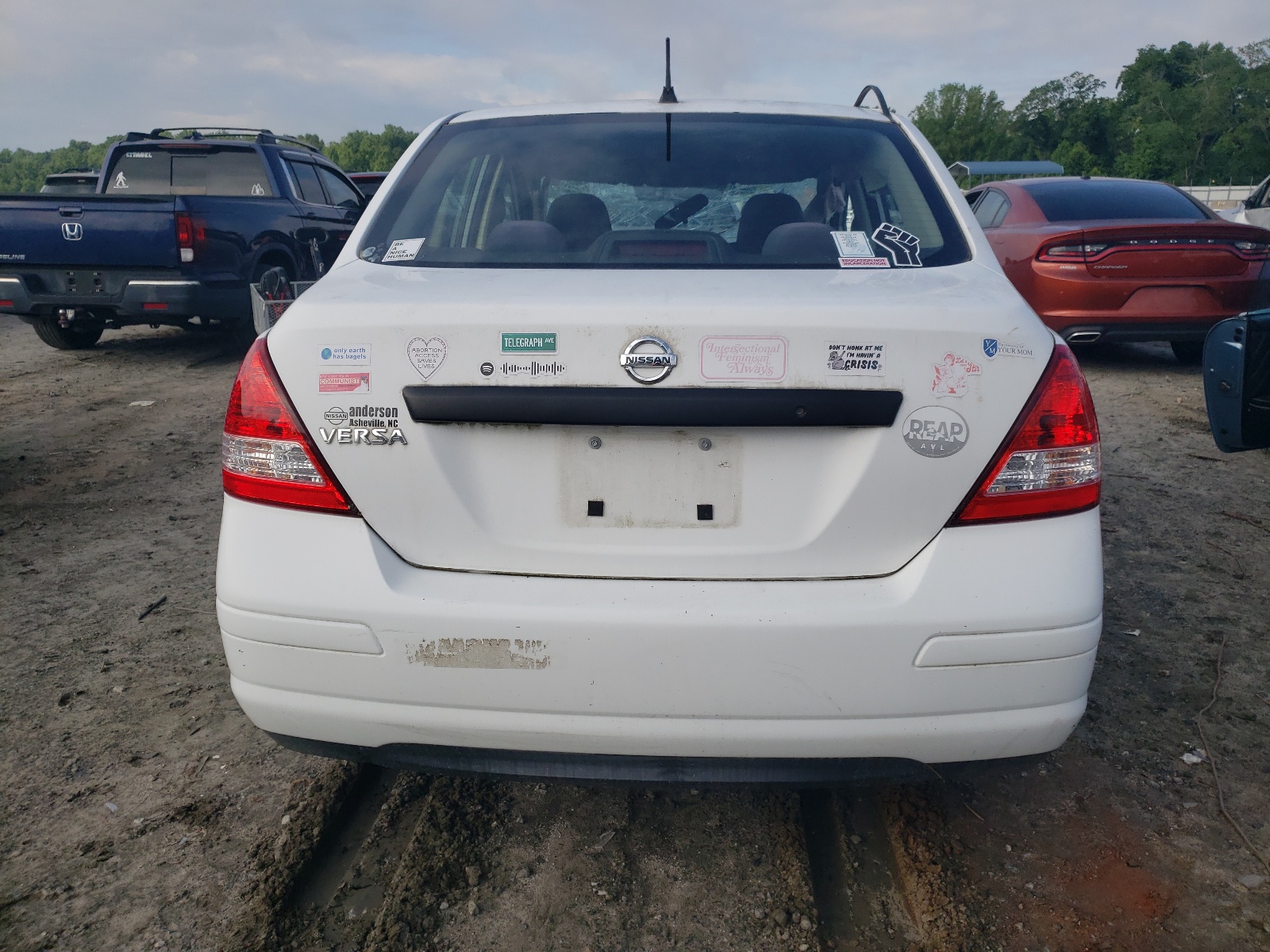 3N1CC1AP6BL392027 2011 Nissan Versa S