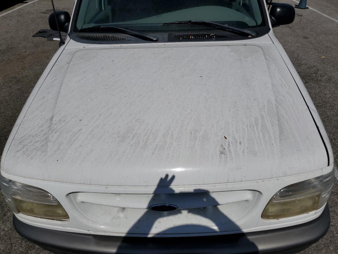 1998 Ford Explorer VIN: 1FMYU22E5WUB20515 Lot: 60518994