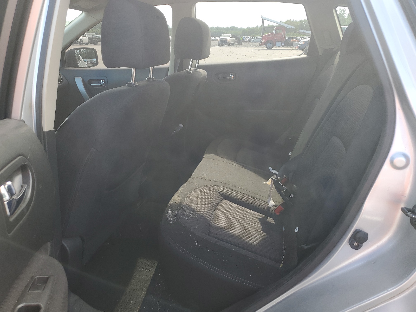 JN8AS5MV5BW661562 2011 Nissan Rogue S