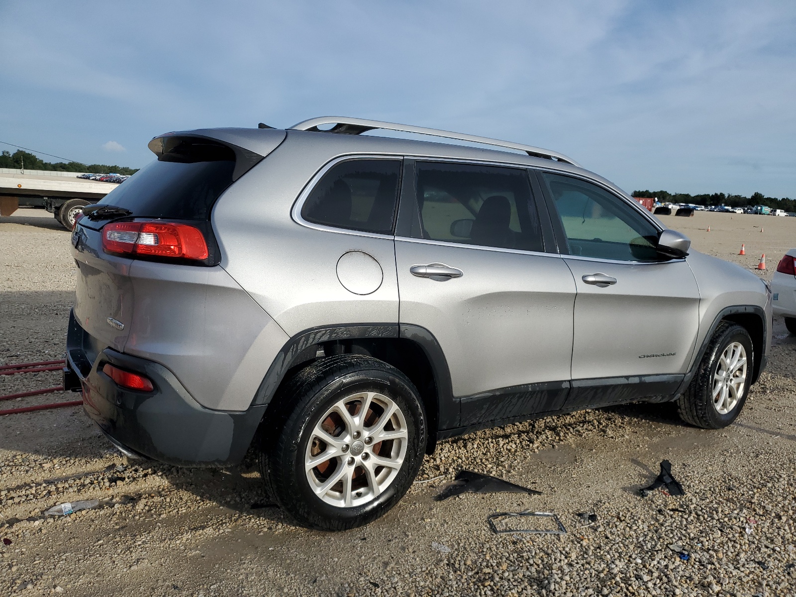 2017 Jeep Cherokee Latitude vin: 1C4PJMCS7HW581800