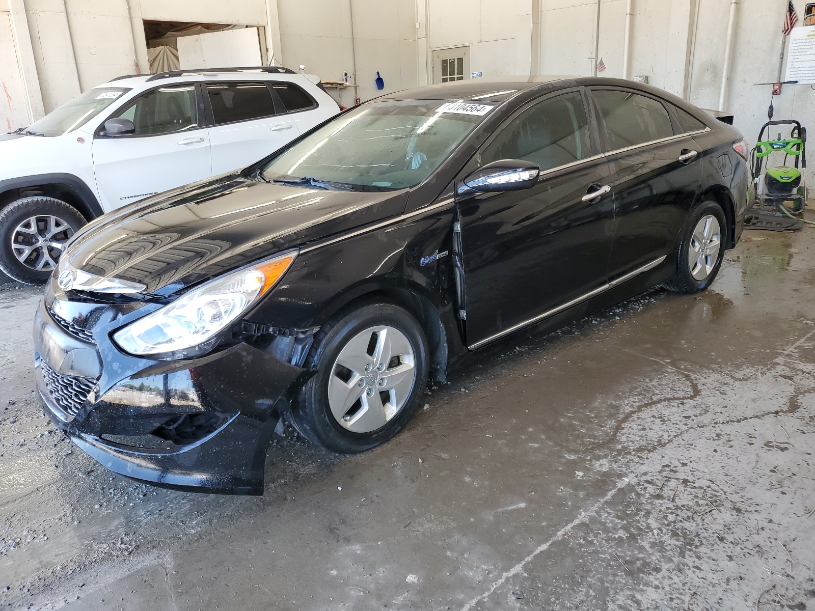 2012 Hyundai Sonata Hybrid vin: KMHEC4A46CA057402