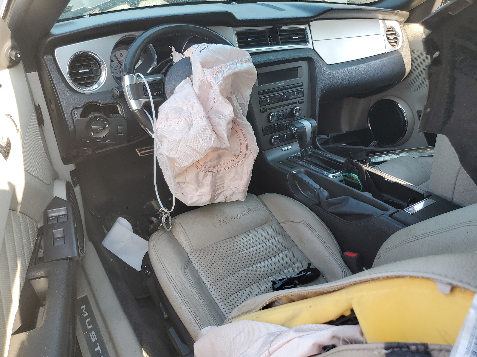 1ZVBP8EM6B5115445 2011 Ford Mustang