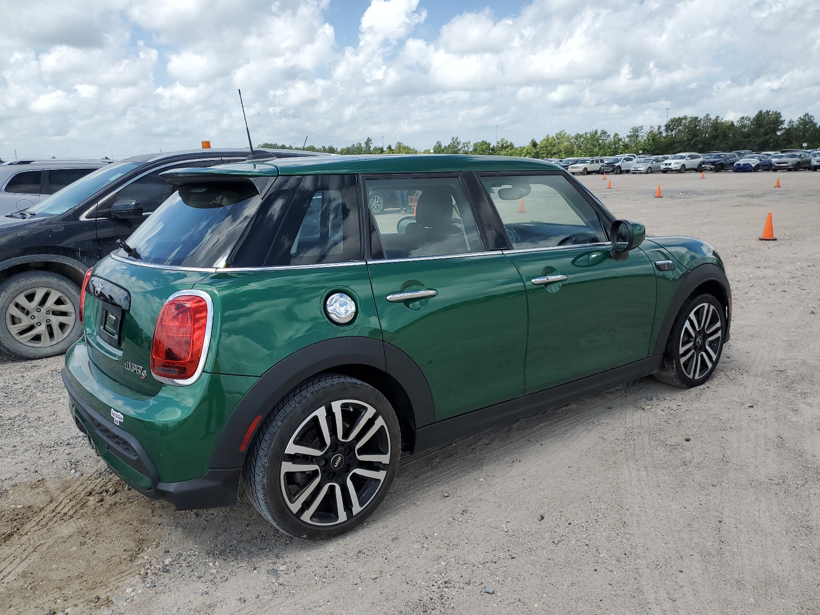 2024 Mini Cooper S vin: WMW53DK0XR2U30294