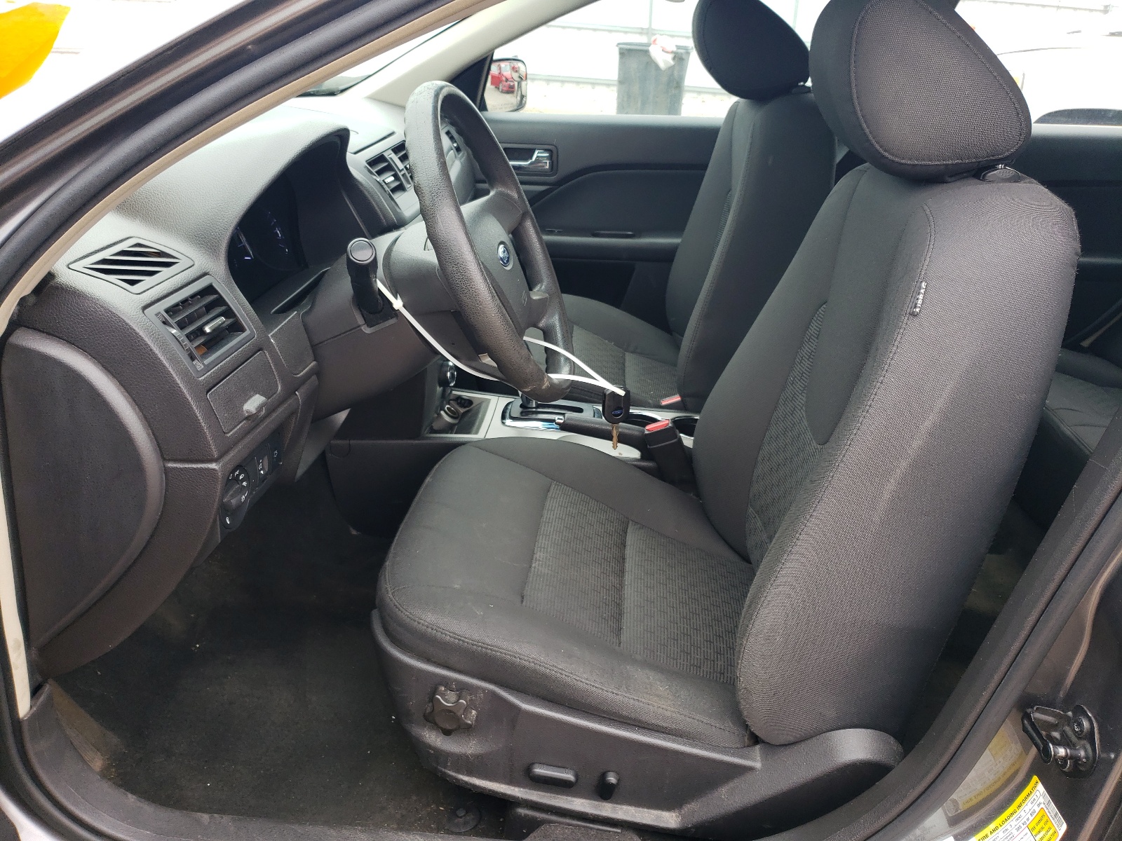 3FAHP0HGXBR167913 2011 Ford Fusion Se