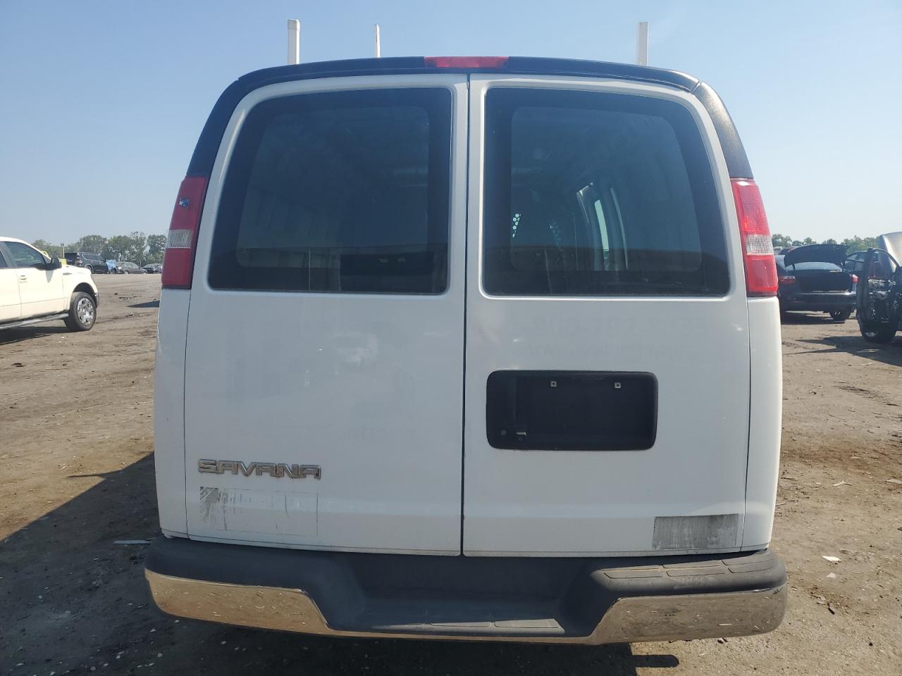 1GTW7AFG8J1902326 2018 GMC Savana G2500