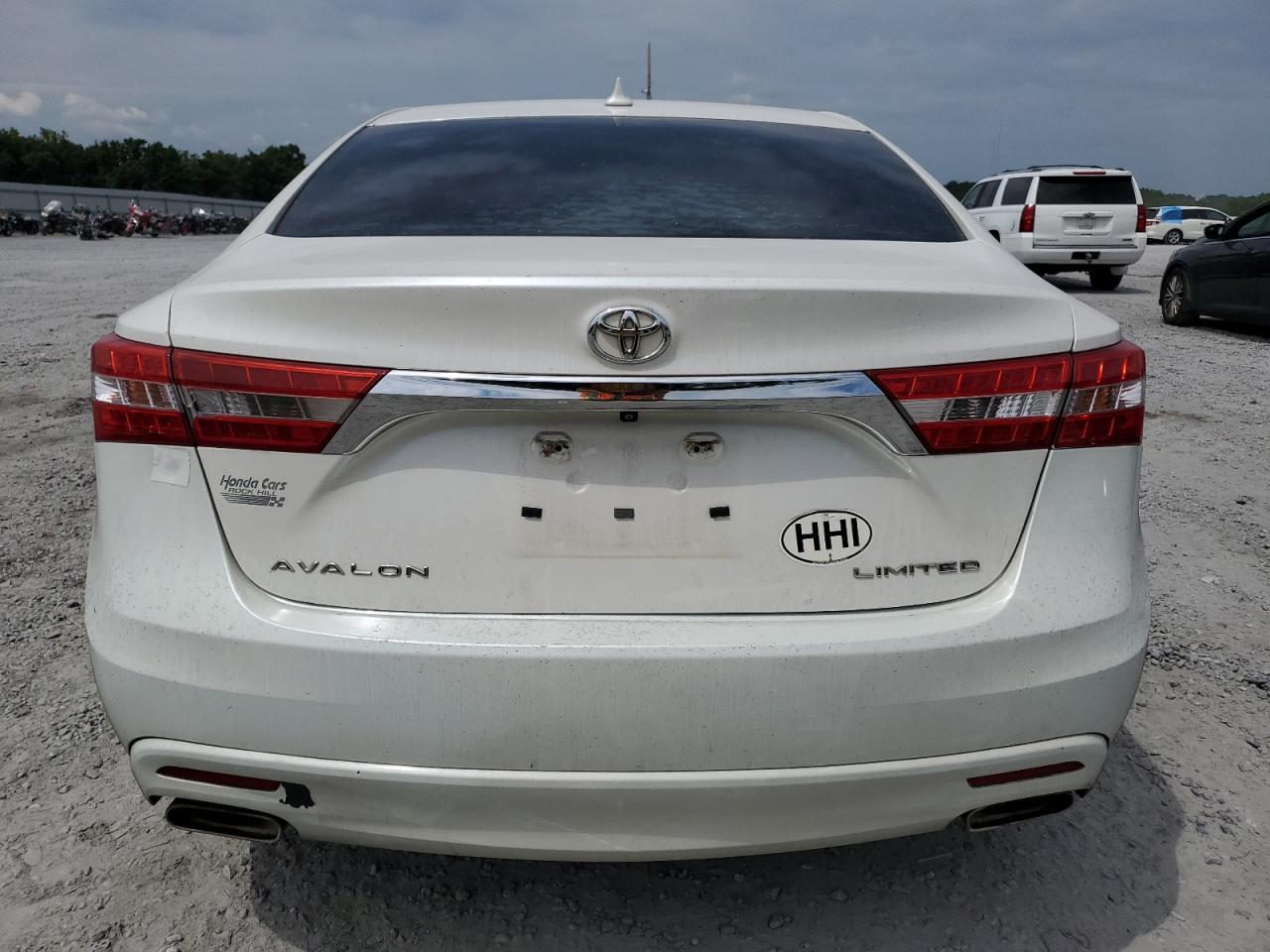 2013 Toyota Avalon - Image 6