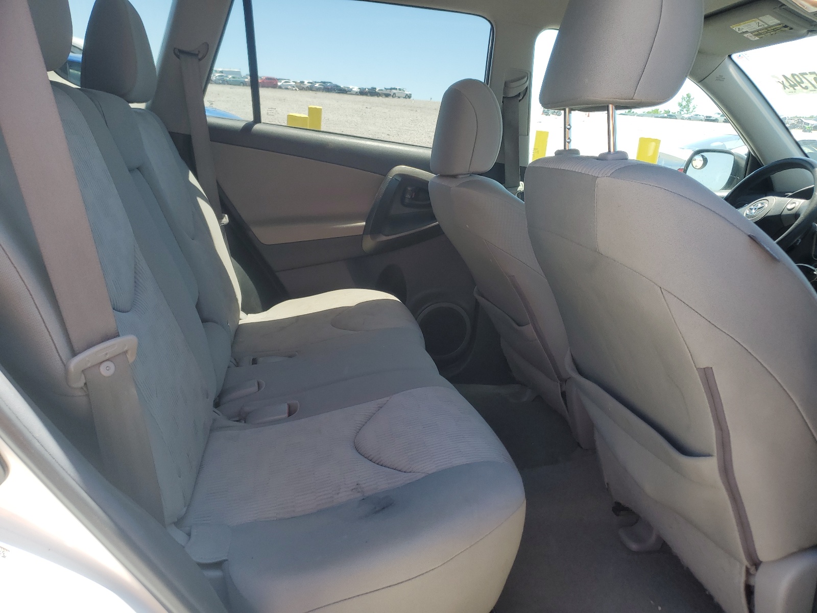 2T3ZF4DV5BW087928 2011 Toyota Rav4