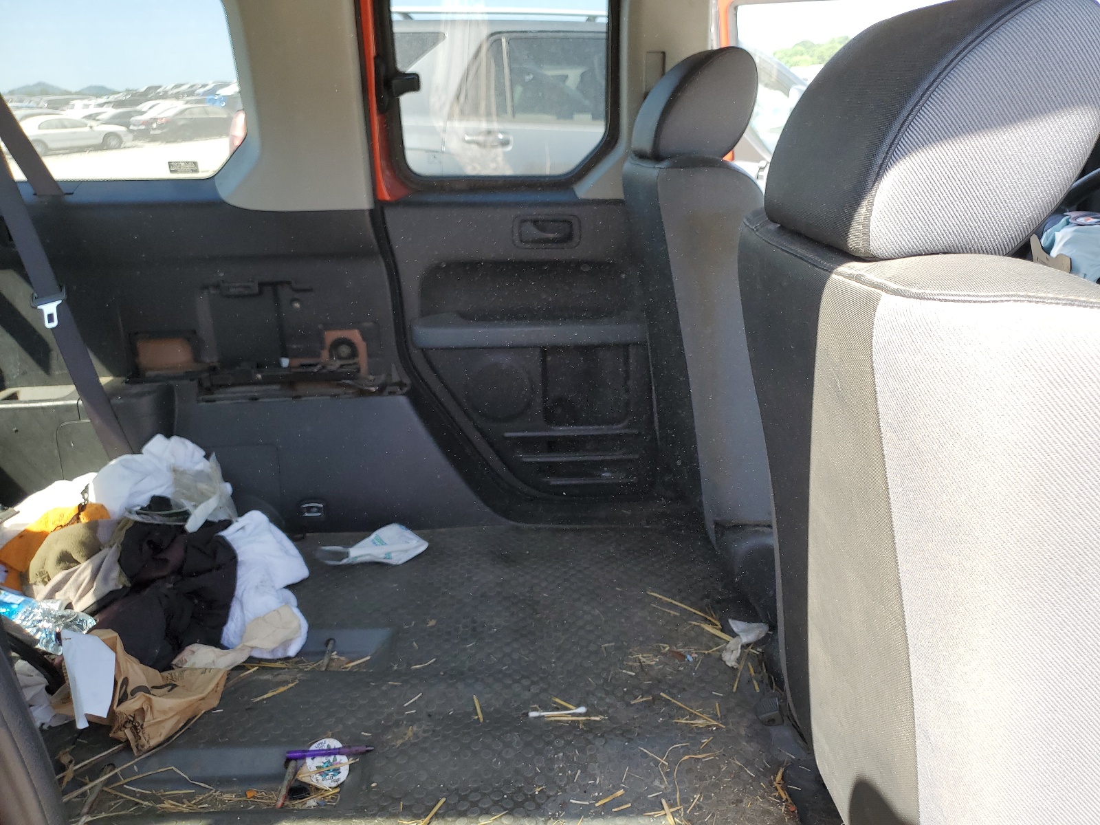 5J6YH18364L006643 2004 Honda Element Lx