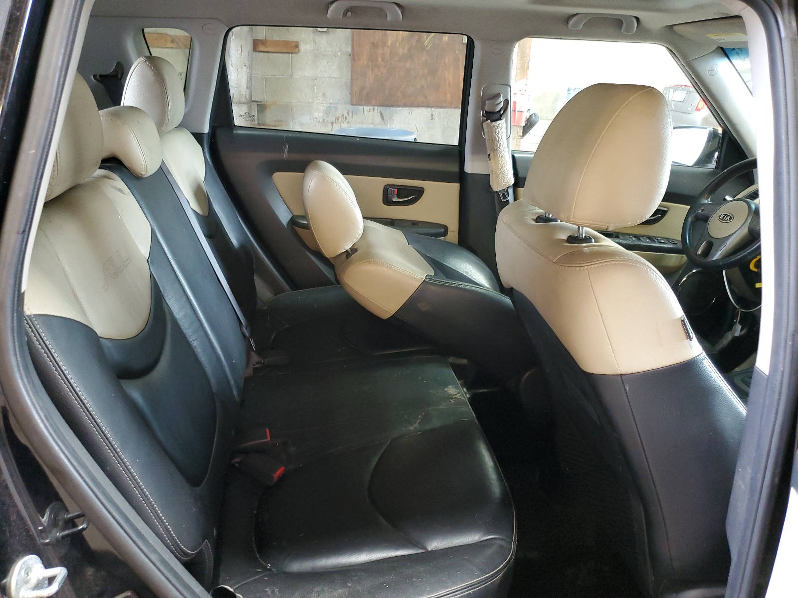 KNDJT2A21B7202394 2011 Kia Soul +