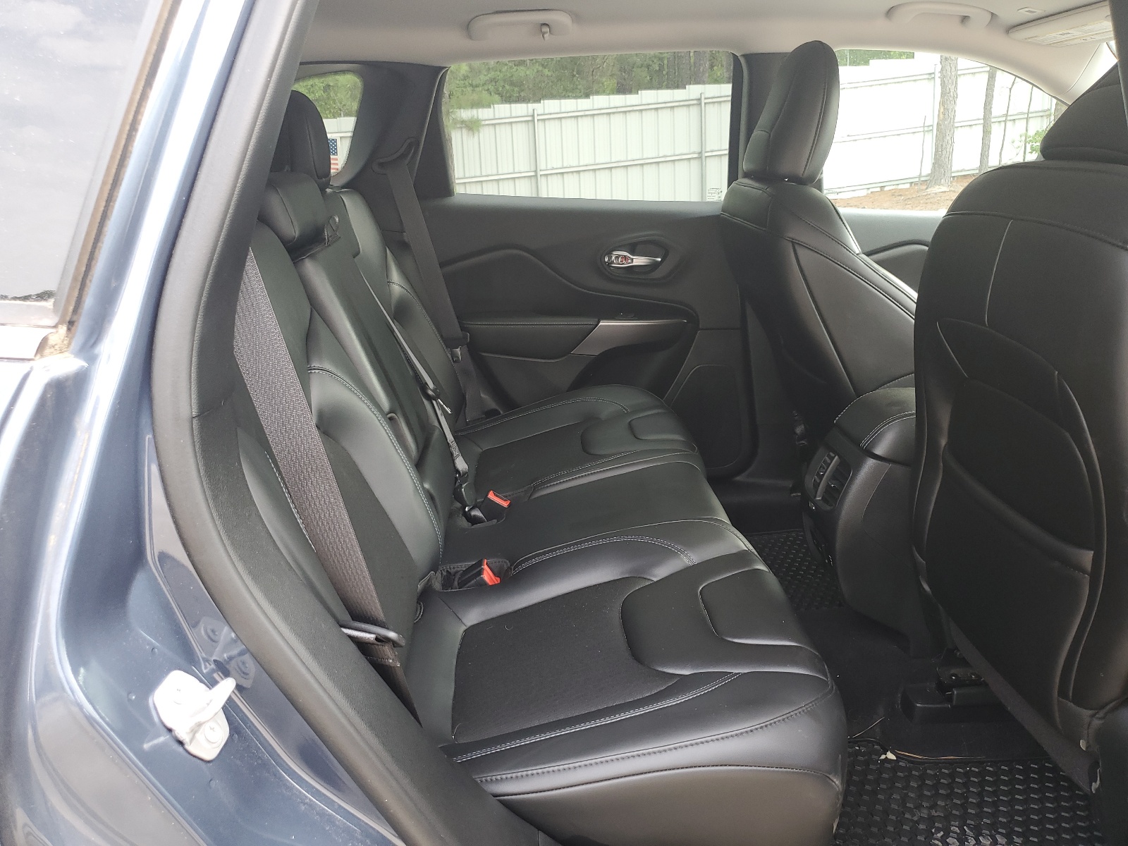 1C4PJMLX8KD473104 2019 Jeep Cherokee Latitude Plus