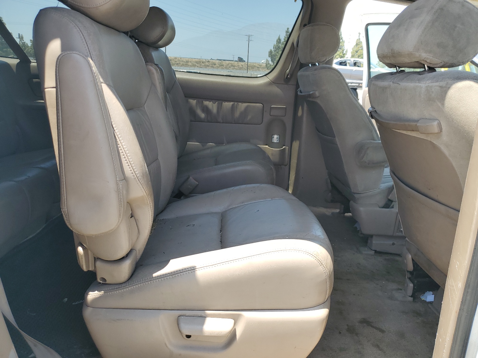 4T3ZF13C3YU183449 2000 Toyota Sienna Le