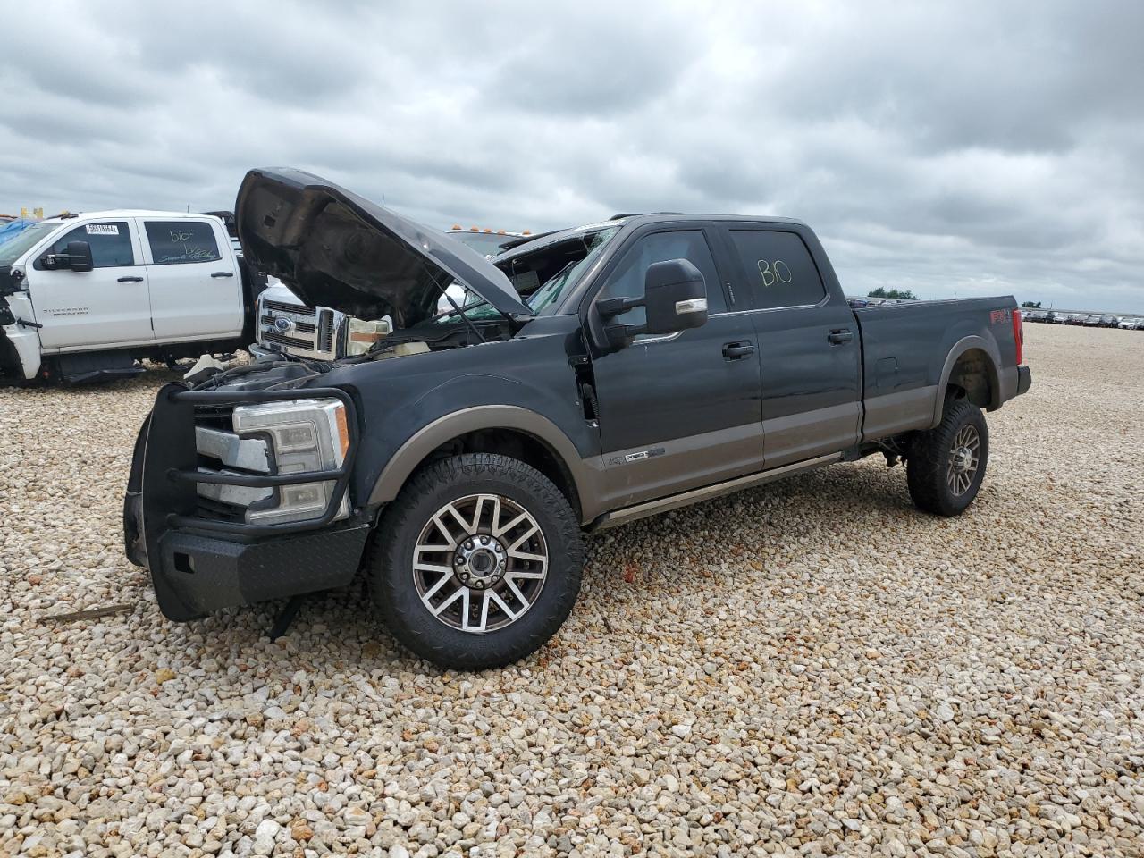 VIN 1FT8W3BT7HEF34962 2017 FORD F350 no.1