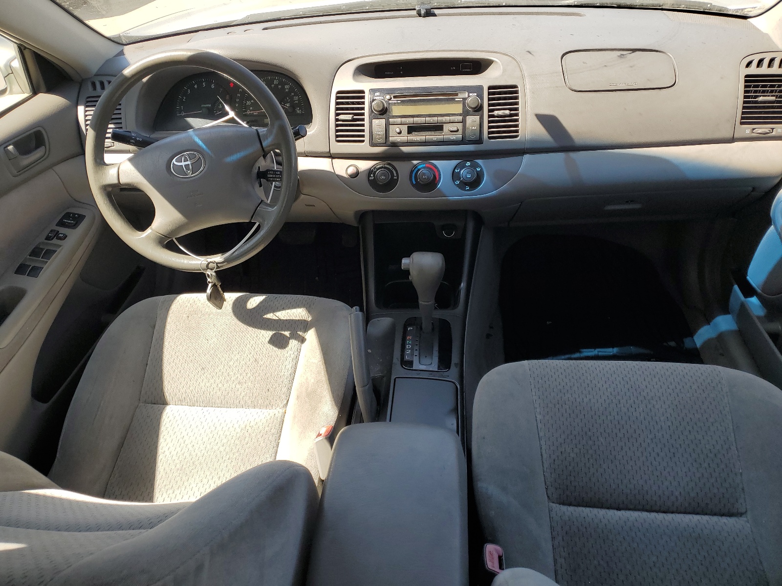 4T1BE32K14U872501 2004 Toyota Camry Le