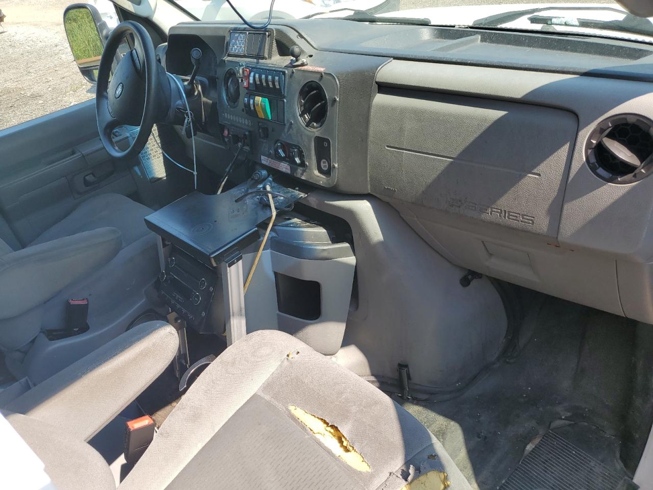 2015 Ford Econoline E450 Super Duty Cutaway Van VIN: 1FDXE4FSXFDA28479 Lot: 59903354